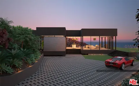 House In Malibu